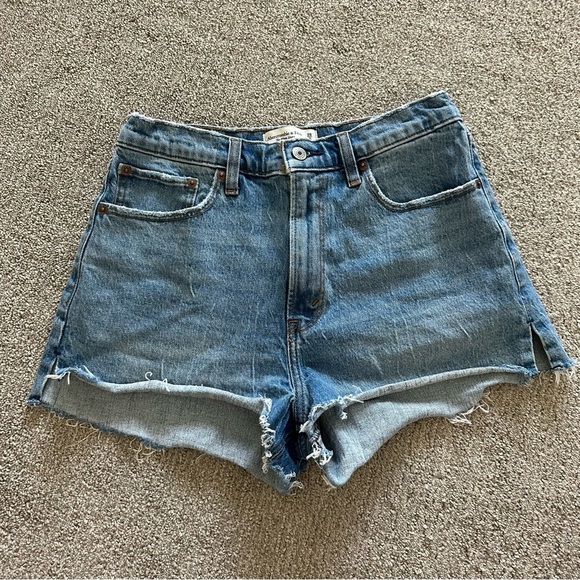 Abercrombie & Fitch The Mom Short High Curve Love - Size 28/6 - Picture 1 of 7